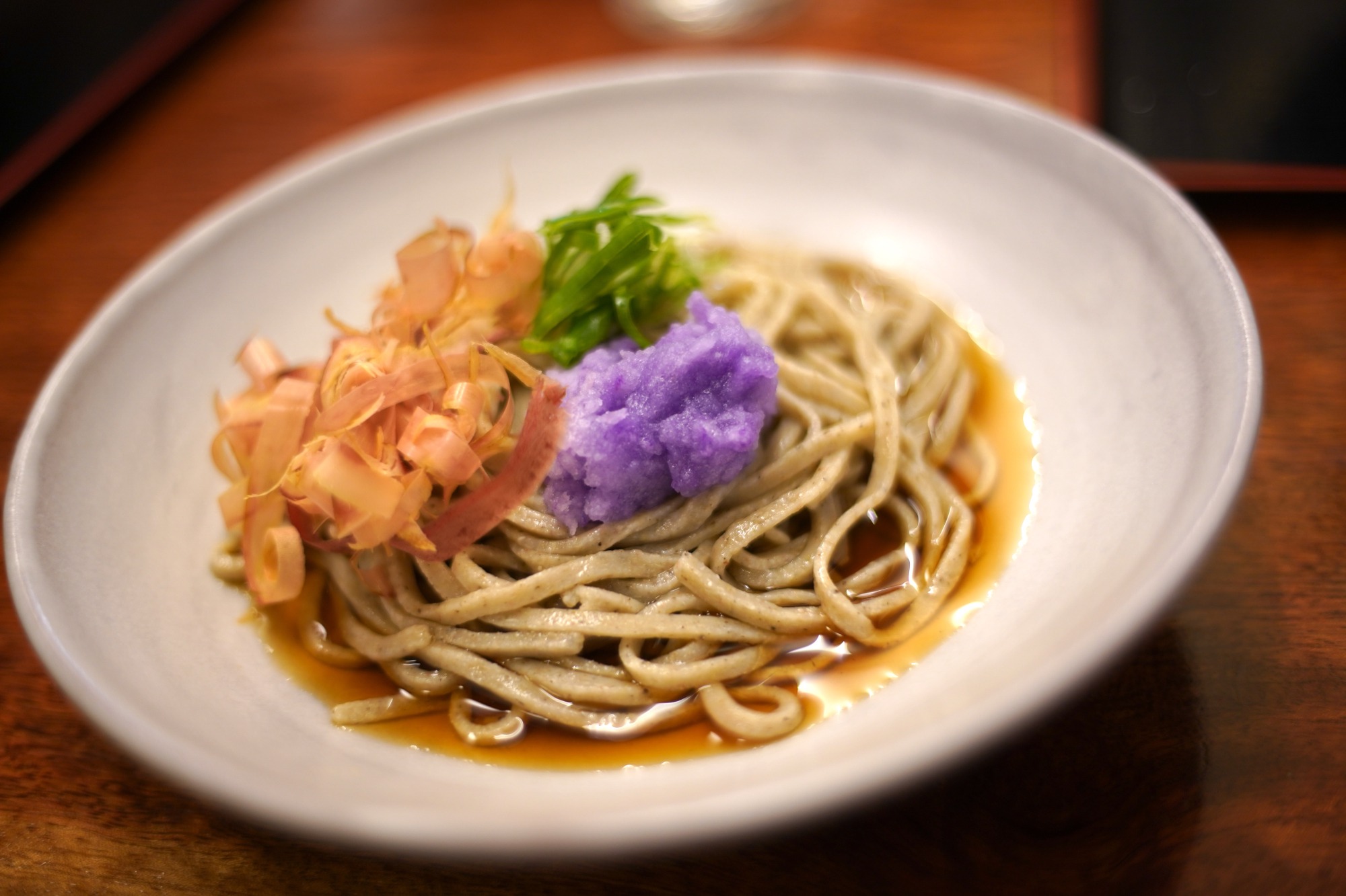 ボルガライスだけではない！　工夫を凝らした蕎麦とラーメンによって、いやがうえにも虜にされるのであった。「越前めん処　江戸屋」