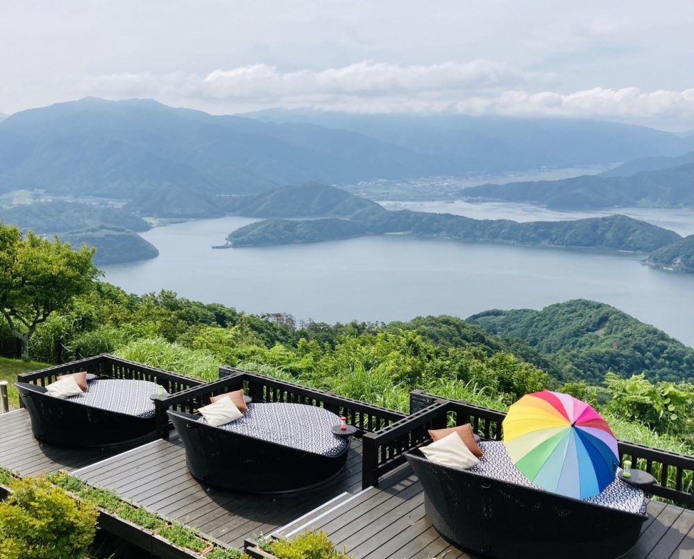 年縞博物館に行ったら立ち寄りたい！天空の楽園「レインボーライン山頂公園」