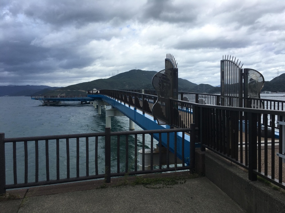 あかぐり海釣り公園桟橋