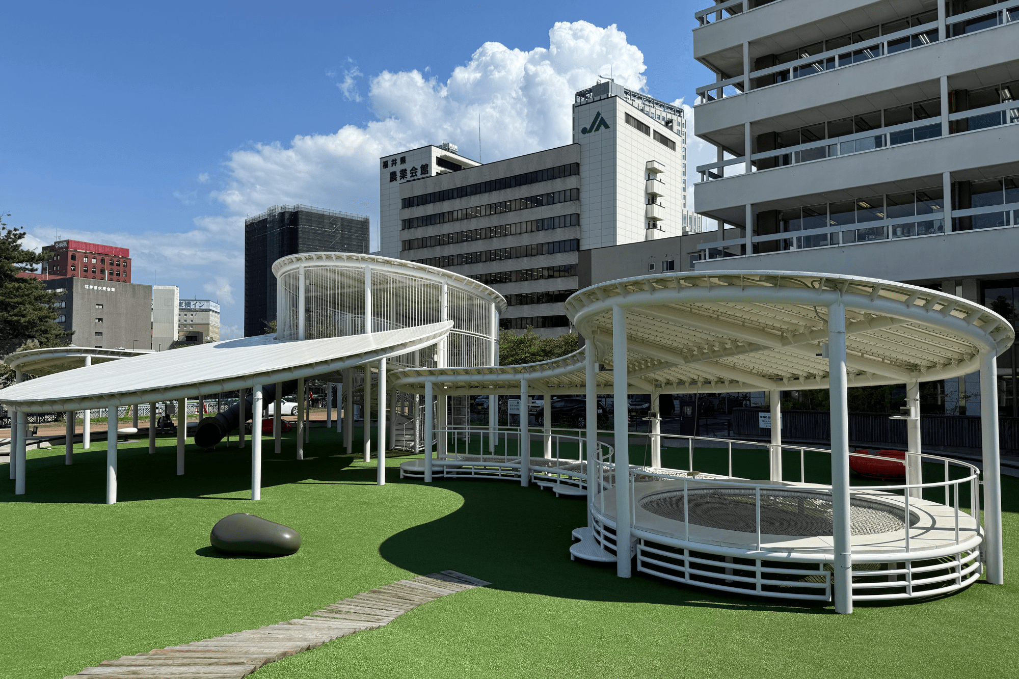 【子連れ福井旅】地元ママの推しルート!「中央公園&市役所食堂」でのんびり満足コース