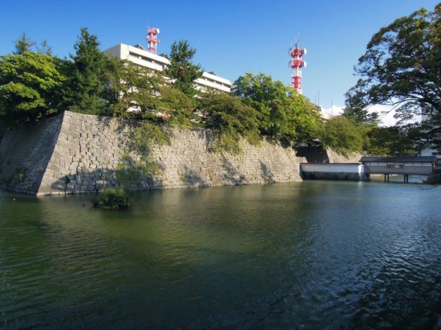 養浩館庭園周辺の観光スポット①福井城址