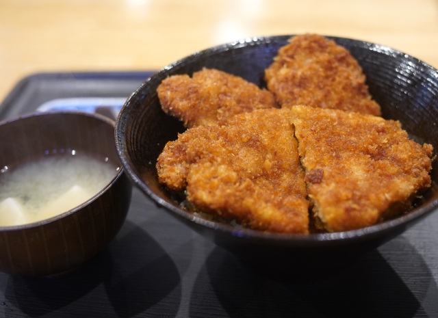あなたの胃袋を、朝から満たします