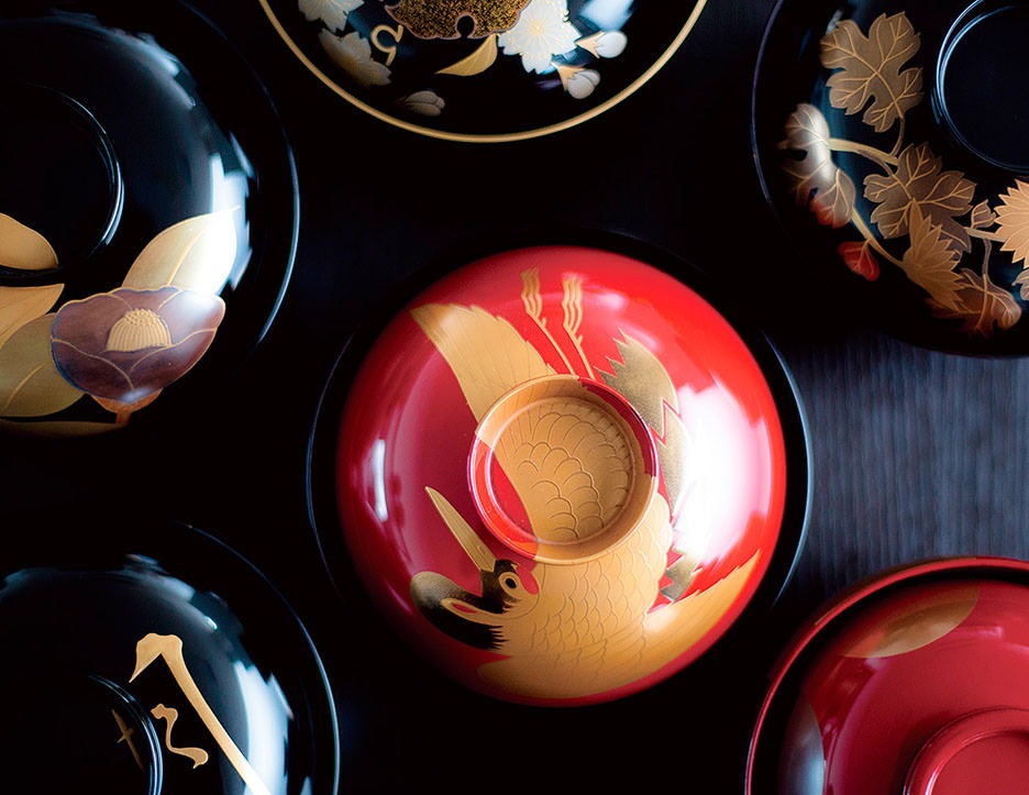 越前漆器越前漆器擁有 1,500 年左右的歷史,木工、漆工和裝飾工匠齊心協力,製造出的越前漆器以亮麗色澤和匠心外觀著稱