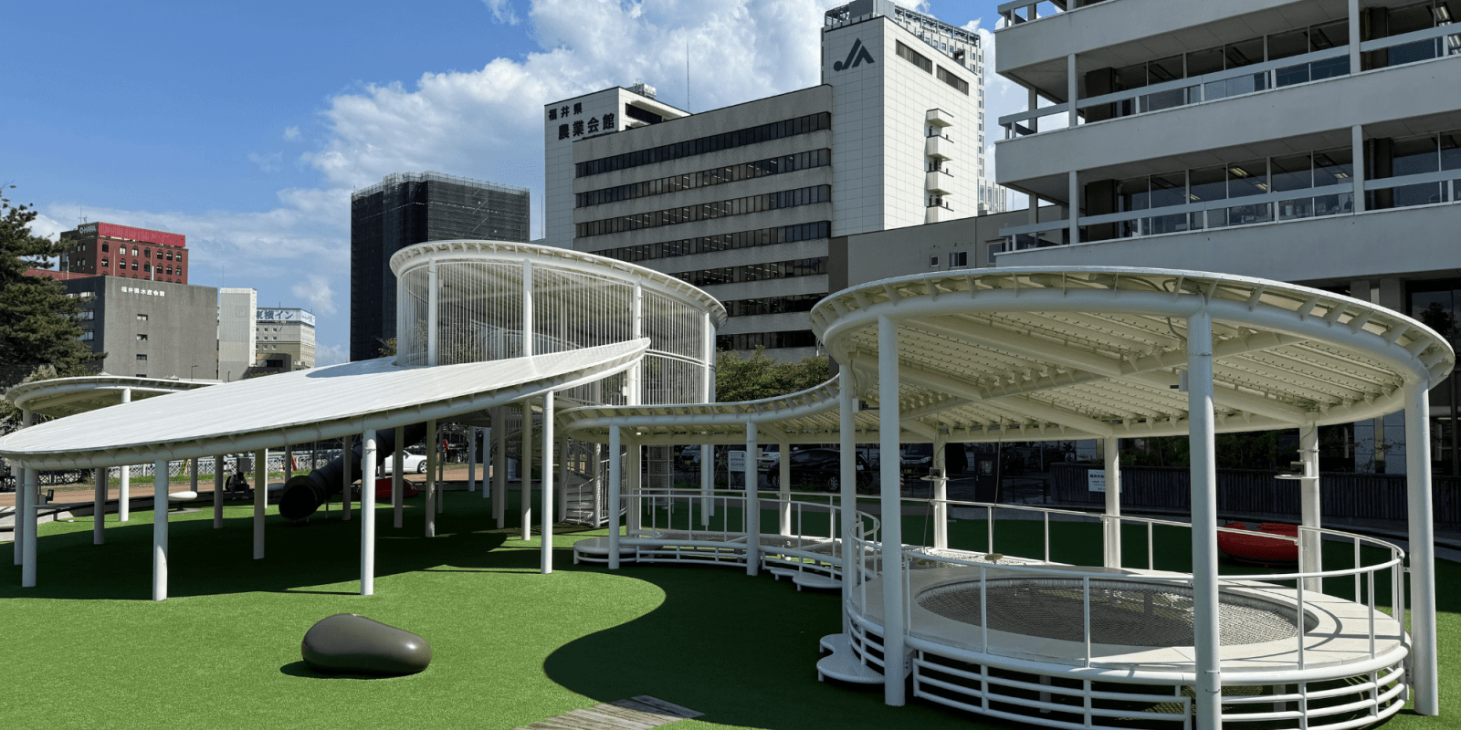 【子連れ福井旅】地元ママの推しルート!「中央公園&市役所食堂」でのんびり満足コース